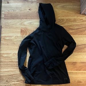 Fitted cold gear long sleeve under armor running too